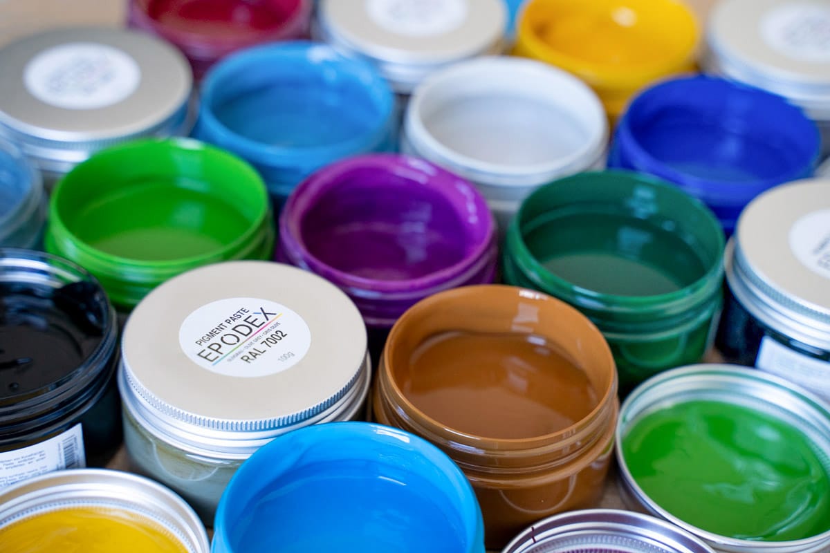 Epoxy Pigments and Resin Dyes by Pigmently